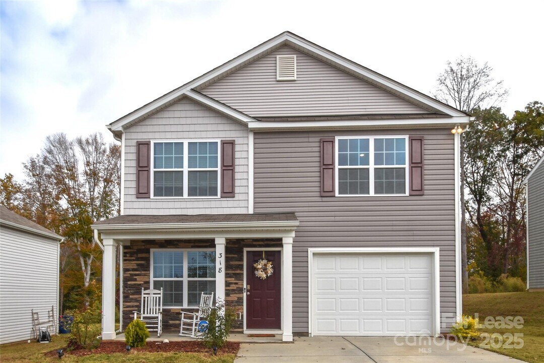 318 Kingsford Dr in Stanley, NC - Building Photo