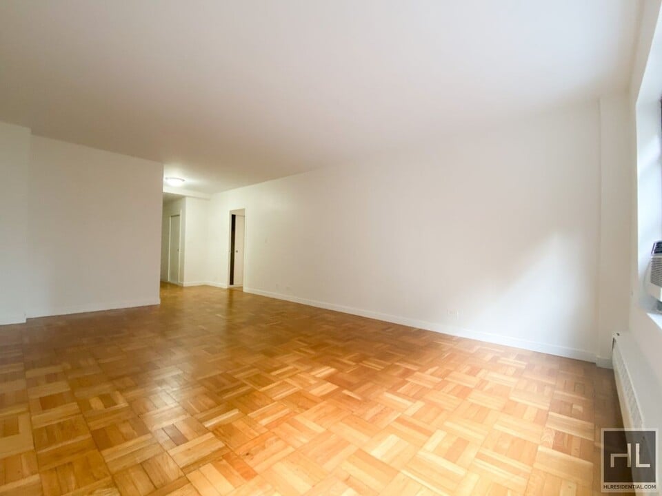 EAST 55 STREET, Unit 11B in New York, NY - Building Photo