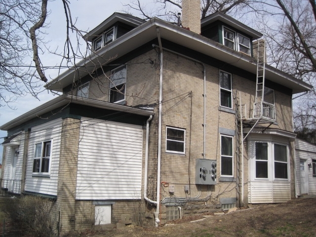 42 Baldwick Rd in Crafton, PA - Building Photo