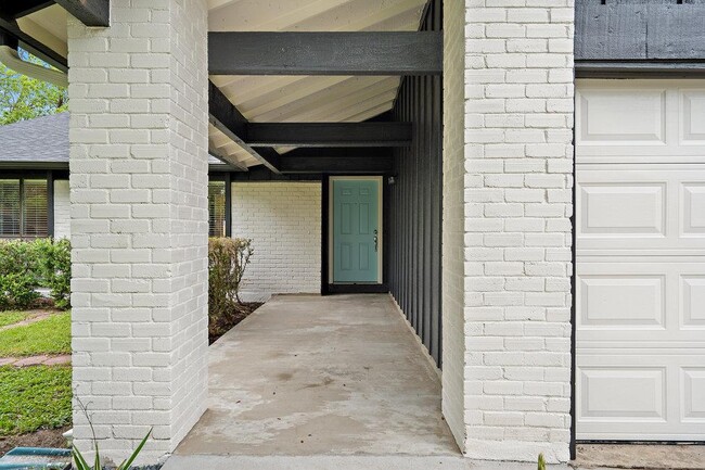 405 Fort Drum Dr in Austin, TX - Building Photo - Building Photo