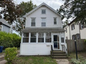 14 Court St in West Haven, CT - Building Photo