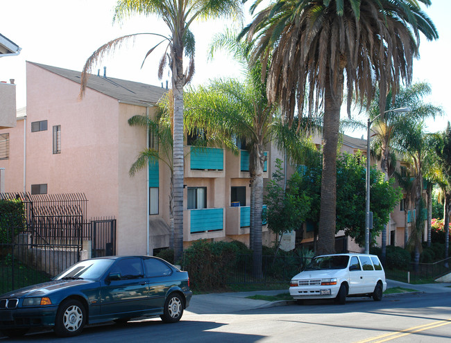 1002 Sanborn Ave in Los Angeles, CA - Building Photo - Building Photo