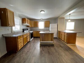 204 N Dill St in Muncie, IN - Building Photo