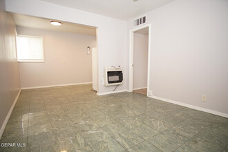 1421 St Johns Dr in El Paso, TX - Building Photo - Building Photo