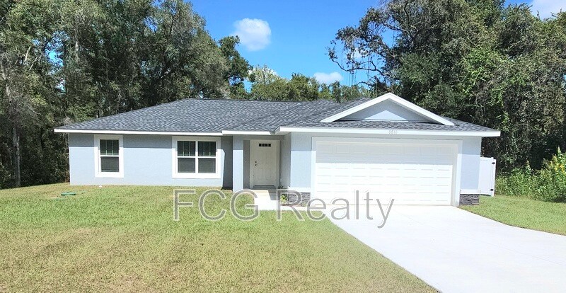 8810 N Malibu Rd in Citrus Springs, FL - Foto de edificio