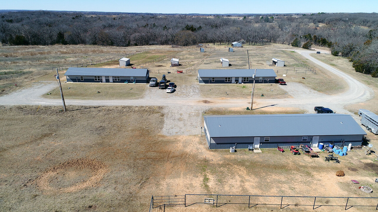 10418 S Rider Rd in Perkins, OK - Building Photo