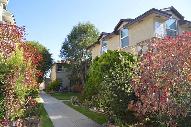 1125 E Carson St in Long Beach, CA - Building Photo - Building Photo