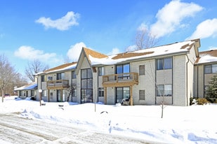 Garden Court Manor Apartments in Farmington Hills, MI - Building Photo