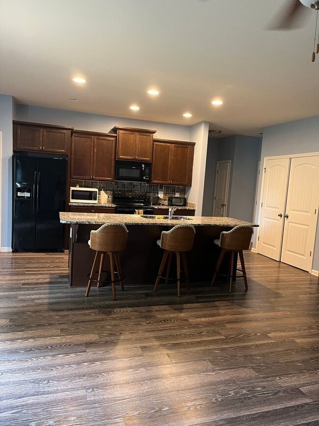 1021 Parkers Cv, Unit 909 in Montevallo, AL - Building Photo - Building Photo