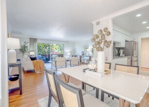 818 S Lucerne Blvd in Los Angeles, CA - Building Photo - Building Photo