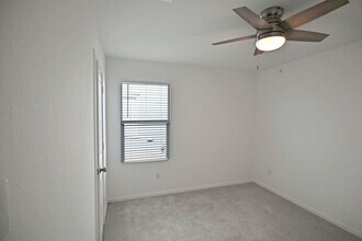 7363 Orange Sapphire in San Antonio, TX - Building Photo - Building Photo