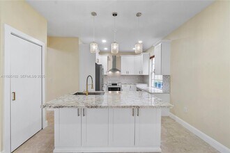 5310 NW 124th Way in Coral Springs, FL - Building Photo - Building Photo