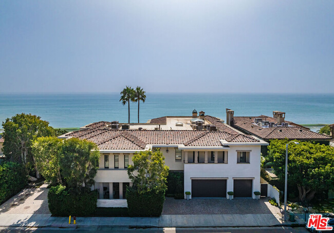 22368 Pacific Coast Hwy in Malibu, CA - Building Photo - Building Photo