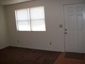 1123 24th St, Unit B in Parkersburg, WV - Building Photo - Building Photo