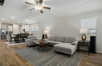 205 Cresta Cv Ct in Montgomery, TX - Building Photo - Building Photo