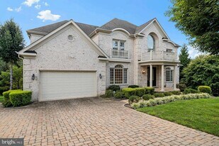 6251 Linway Terrace in McLean, VA - Building Photo