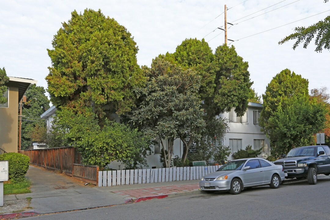907 Delbert Way in San Jose, CA - Foto de edificio