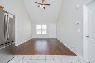 1012 7 Oaks Blvd in Smyrna, TN - Foto de edificio - Building Photo