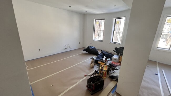 34 Orkney Rd, Unit 1 in Boston, MA - Building Photo - Building Photo