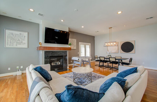 property at 5336 Darling St