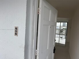 3703 NE 166th St in Miami, FL - Building Photo