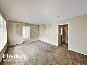 815 St Jean St in Florissant, MO - Building Photo - Building Photo