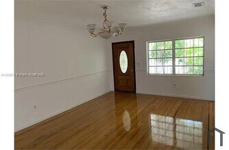 800 SW 25th Rd in Miami, FL - Building Photo - Building Photo