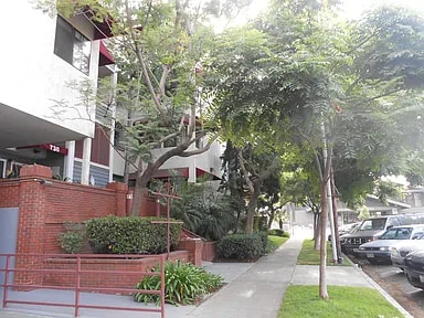 730 W 4th St in Long Beach, CA - Building Photo - Building Photo