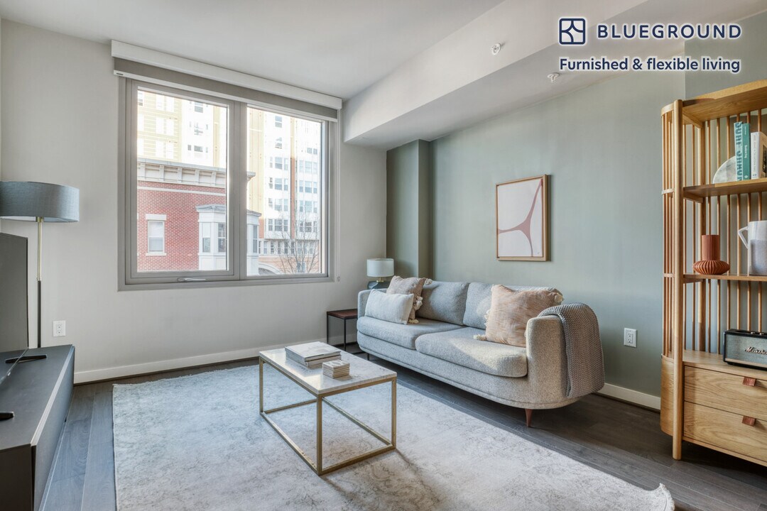 1122 N Hudson St in Arlington, VA - Building Photo