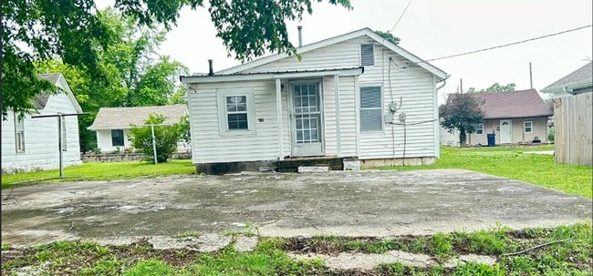 421 N Webb St in Webb City, MO - Building Photo - Building Photo