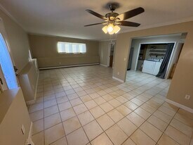 26 Knolltop Dr, Unit 1 in Nesconset, NY - Building Photo