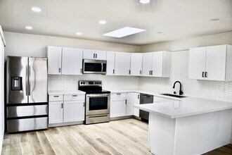 6520 Evergreen Ave in Las Vegas, NV - Building Photo - Building Photo