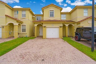 8643 NW 112th Pl in Doral, FL - Building Photo
