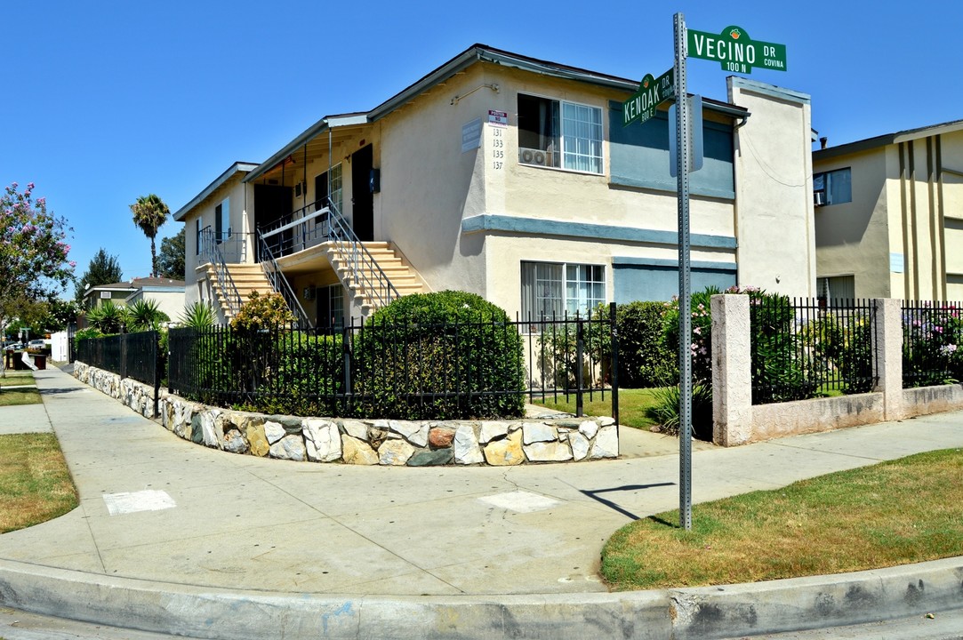 131 N Vecino Dr in Covina, CA - Foto de edificio