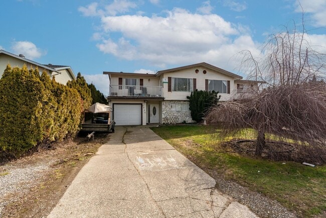 8840 Hazel St in Chilliwack, BC - Building Photo - Building Photo