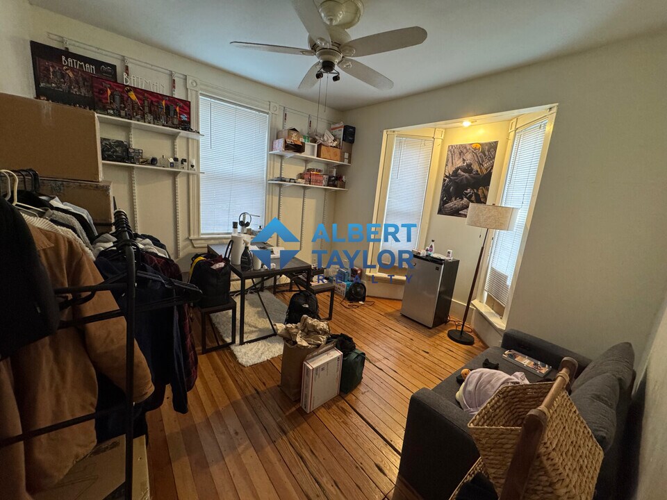 53 Lawn St, Unit 2 in Boston, MA - Foto de edificio