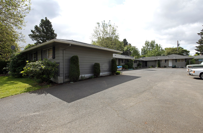 Penton Apartments in Gresham, OR - Building Photo - Building Photo