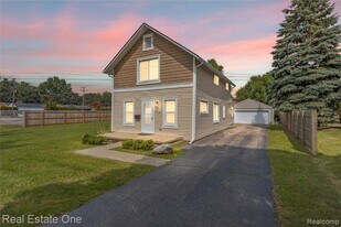 3420 Fairmont Rd in Royal Oak, MI - Building Photo