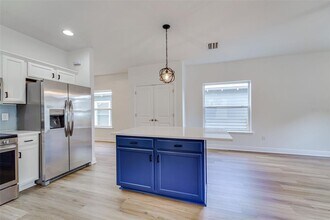 1933 W Chestnut St in Tampa, FL - Building Photo - Building Photo