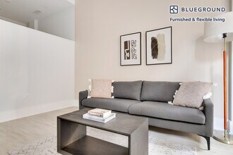 812 W Adams St in Chicago, IL - Building Photo - Building Photo