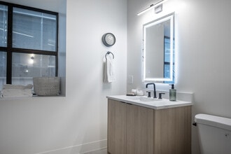 The Station Lofts in Chicago, IL - Foto de edificio - Building Photo