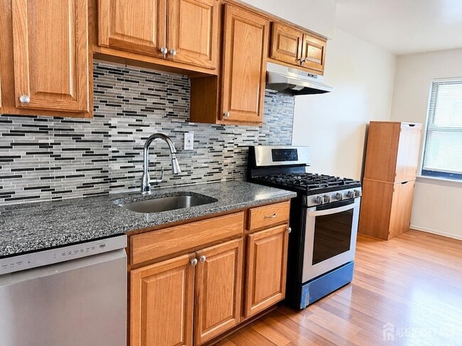 property at 1728 Raspberry Ct