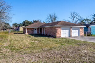 118 Johnson St in La Marque, TX - Building Photo