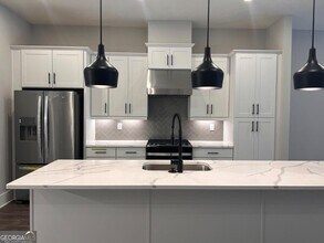 2011 Oak Ln NW in Atlanta, GA - Building Photo - Building Photo