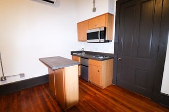 2632 Eden Ave, Unit #3 in Cincinnati, OH - Foto de edificio - Building Photo