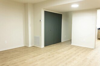 White Columns in West Monroe, LA - Foto de edificio - Building Photo