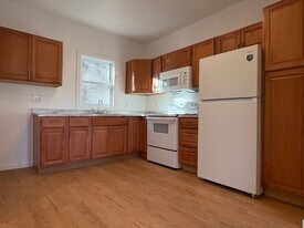 24 Willis St in Bristol, CT - Building Photo