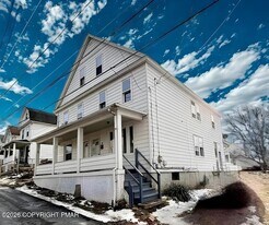 43 Wyoming St in Ashley, PA - Building Photo