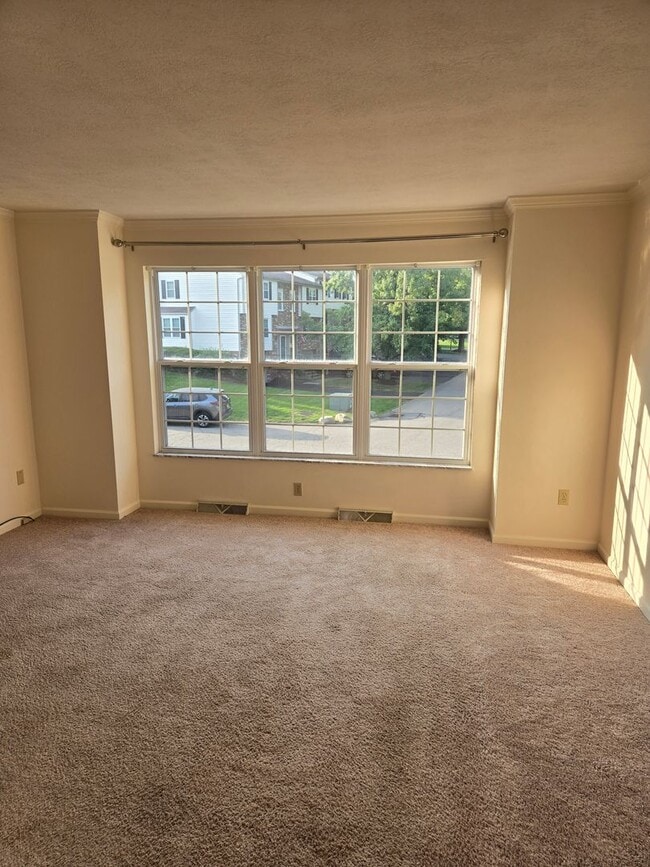 3084 Meadowbrook Ct in Gibsonia, PA - Building Photo - Building Photo