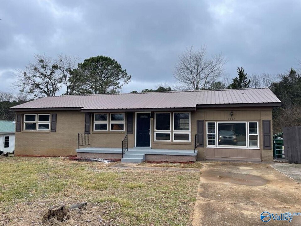 4241 Tee Jay Dr NW in Huntsville, AL - Building Photo